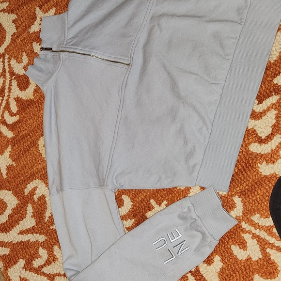 Lune Active  yuki cropped zip sweater size XS dusty blue - Picture 14 of 16